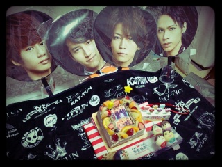 KAT-TUN